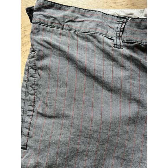 GRIFFITH MENS Vince. Khaki Grey Pin Striped Chino SHORTS SIZE 36 - Picture 2 of 4
